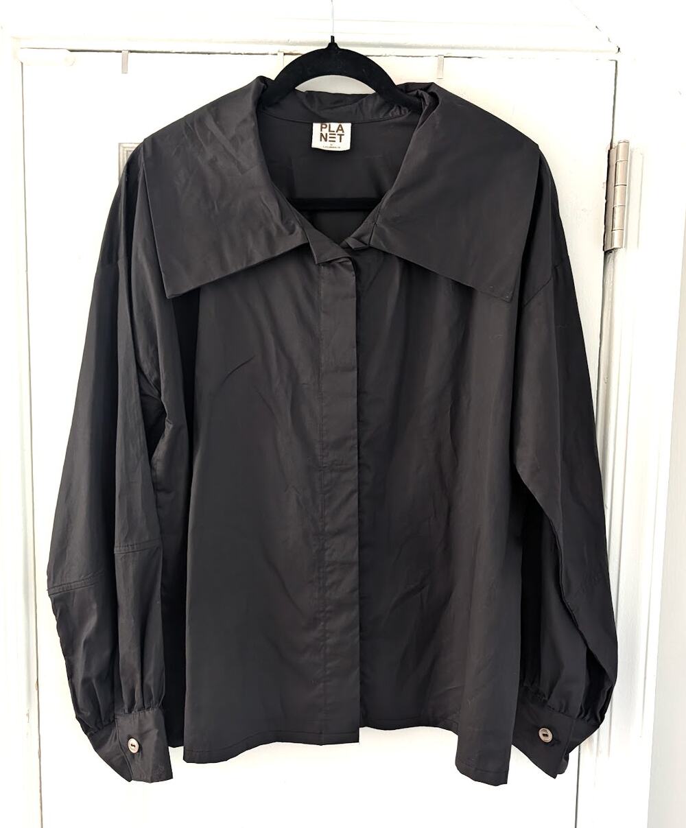 PLANET by Lauren G Oversized Collar Black Poplin Shirt/Blouse Sz 1 (US 6-8)